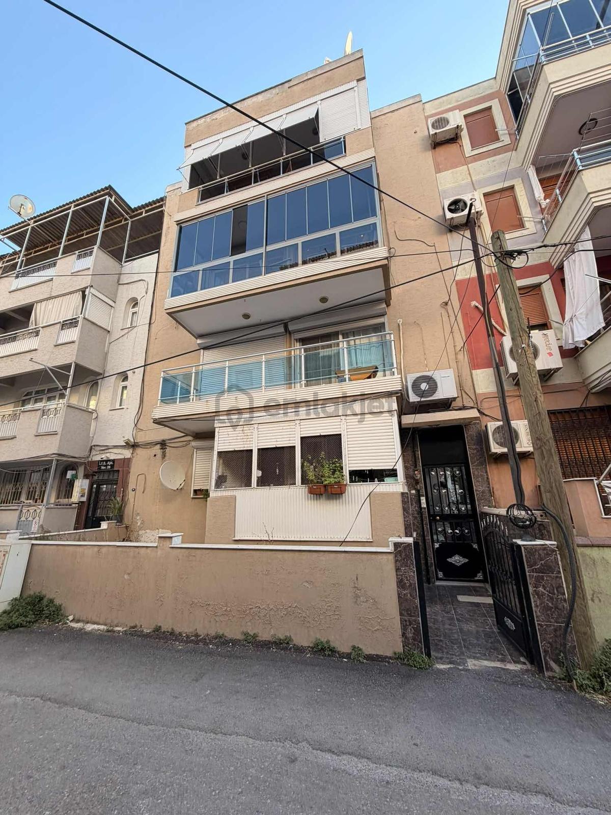 Buca Efeler Mahallesinde Full Tadilatlı Ara Kat Daire - 12