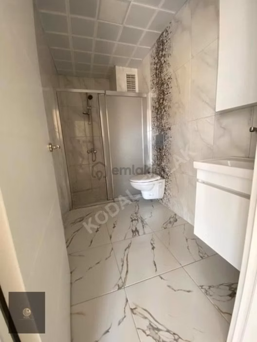 Karakocalı'da Havuzlu Sitede 1+1 Kiralık Daire - 6