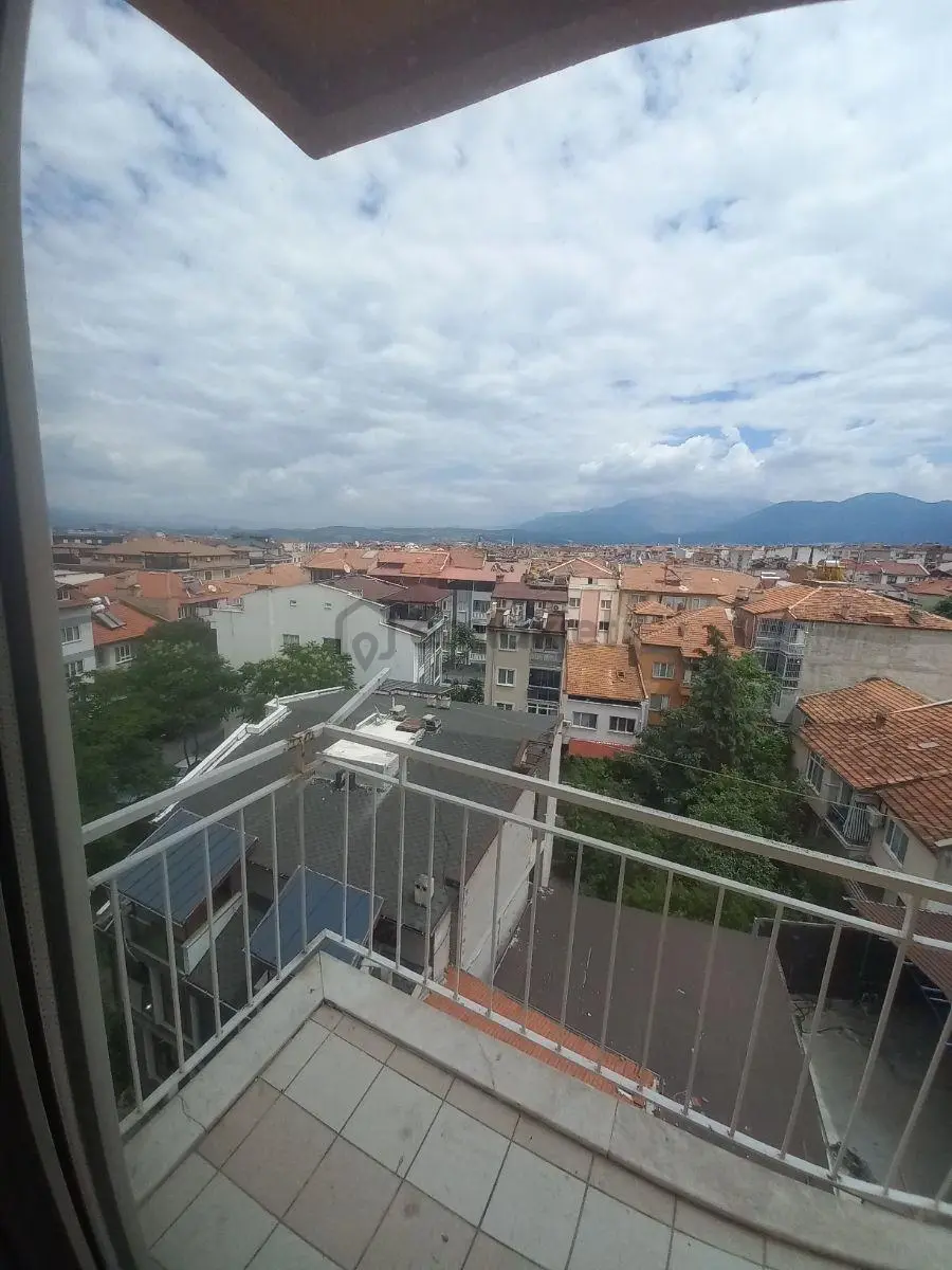 Lise Caddesin Kiralık Arakat Daire - 22