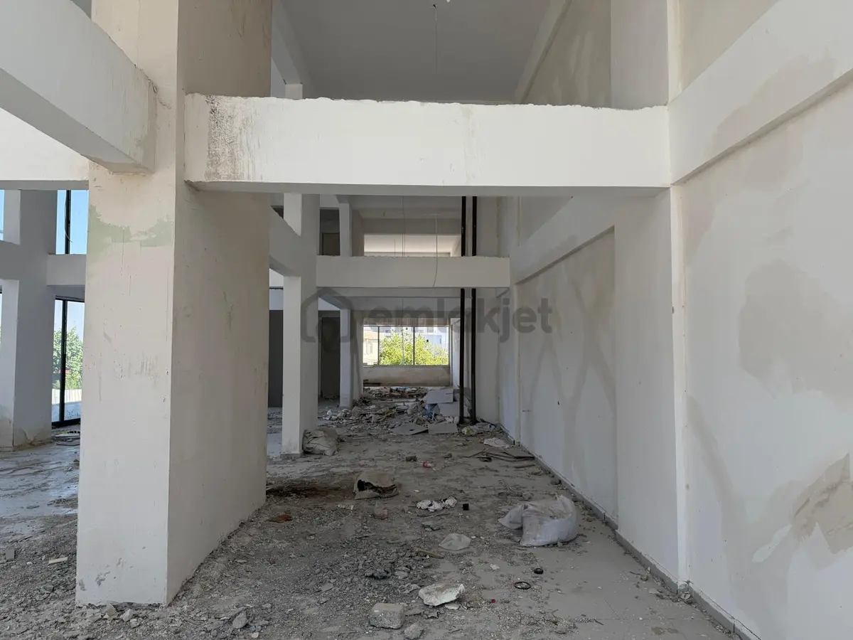 Ana Cadde Üzeri Satılık 310 Mkare Girişli Dükkan - 29