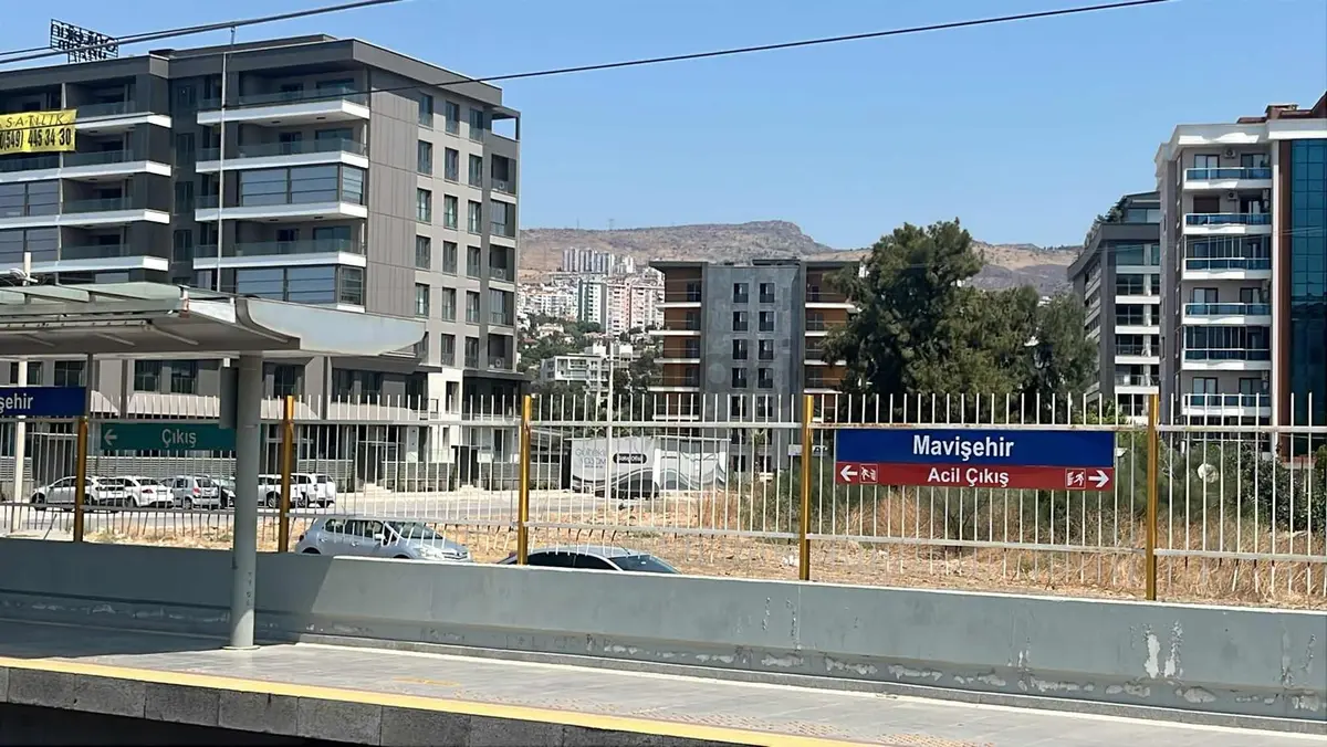 İzmir Karşıyaka'da Yaşam Konfor , Vista Güvencesi İle A Plus 1+1 - 24