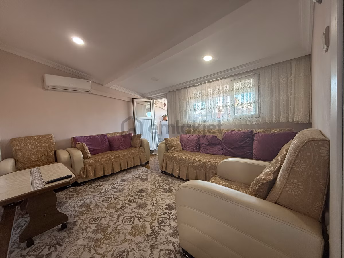 Keskinden Eyüp Esentepede Satılık 2+1 Çatı Kat Daire