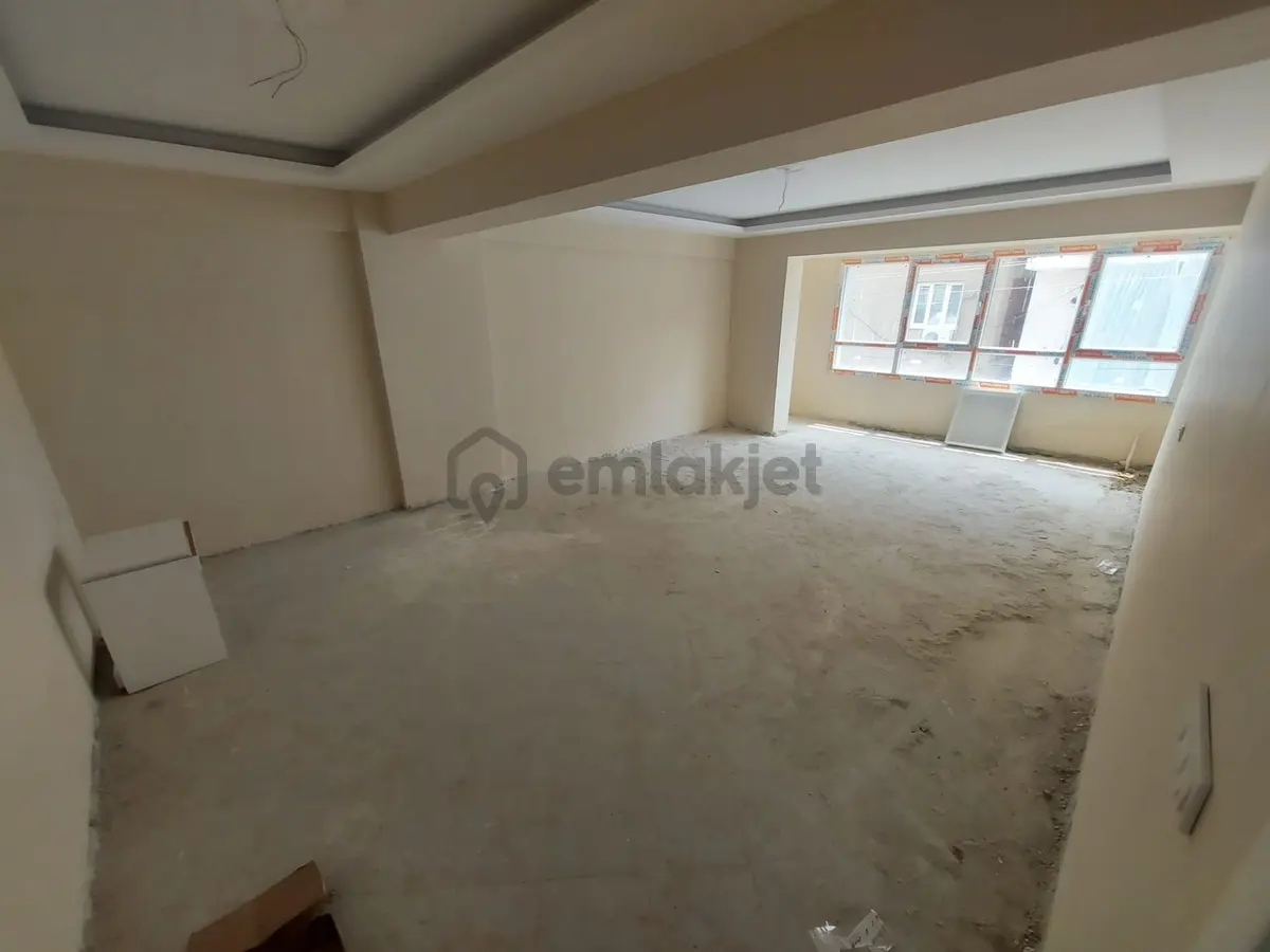 Bayraklı Alpaslan Da Kapalı Mutfak Satılık 2+1 Daire !!! - 12