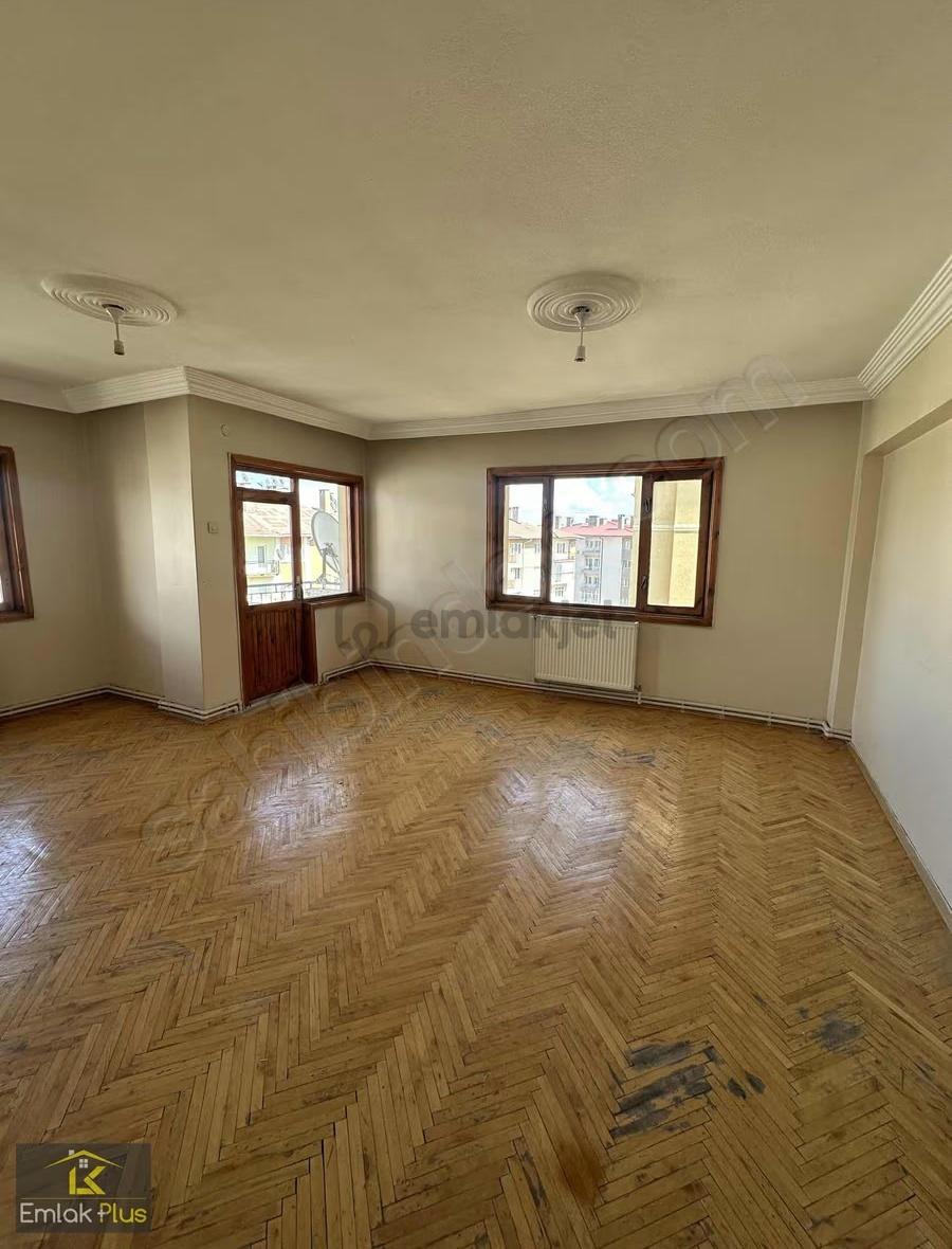 Emlak Plus'tan Mevlana Caddesinde Kiralık Asansörlü 3+1 - 9