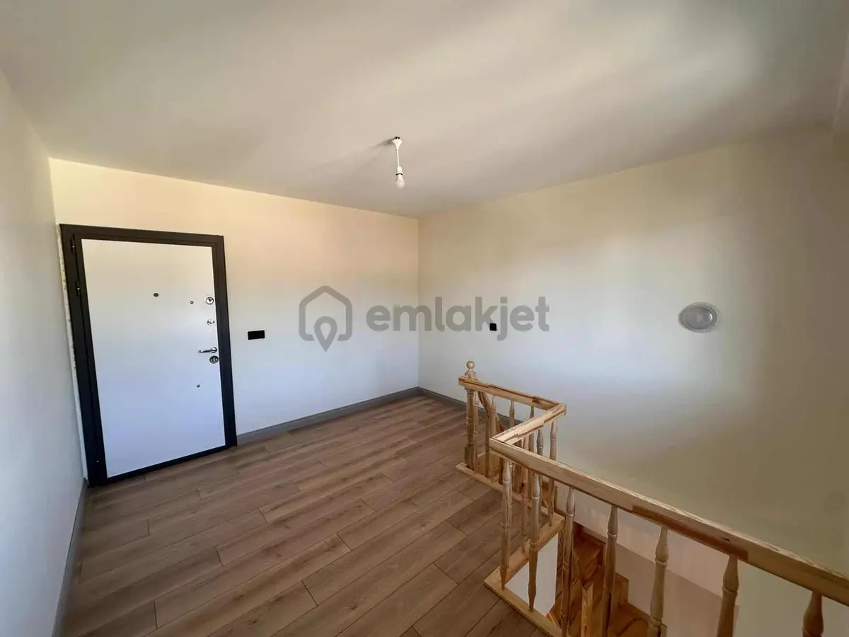 Bolluca Mah. Site İçerisinde 2+1 Sıfır Dubleks - 9