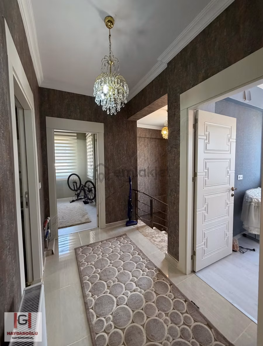 Oğuzeli Körkün'de Site İçerisinde Bakımlı 3+1 Satılık Villa - 9