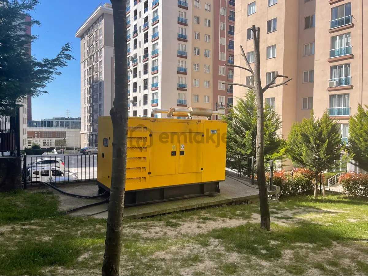 Acilsatılık! Metrobüse Yürüme Mesafesinde Aile Sitesi 3+1 - 31