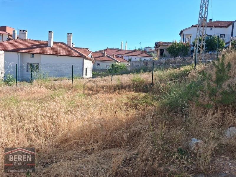 Şarkışla Yukarı Mah. Satılık 2 Katlı Ev Ve Arsa - 20