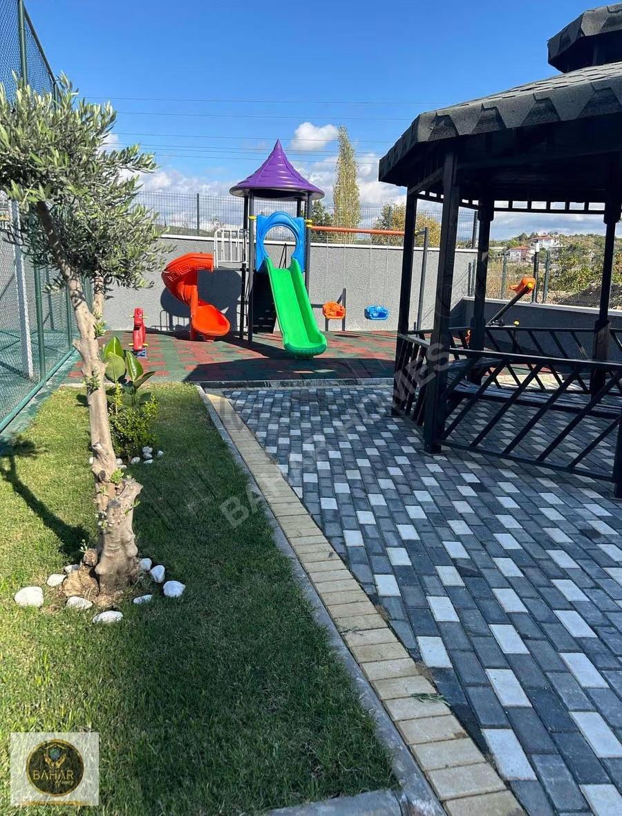 Denıze 400 Metre Günlük Kırası 5 Bın Tl Turizm Ruhsatlı Fırsat