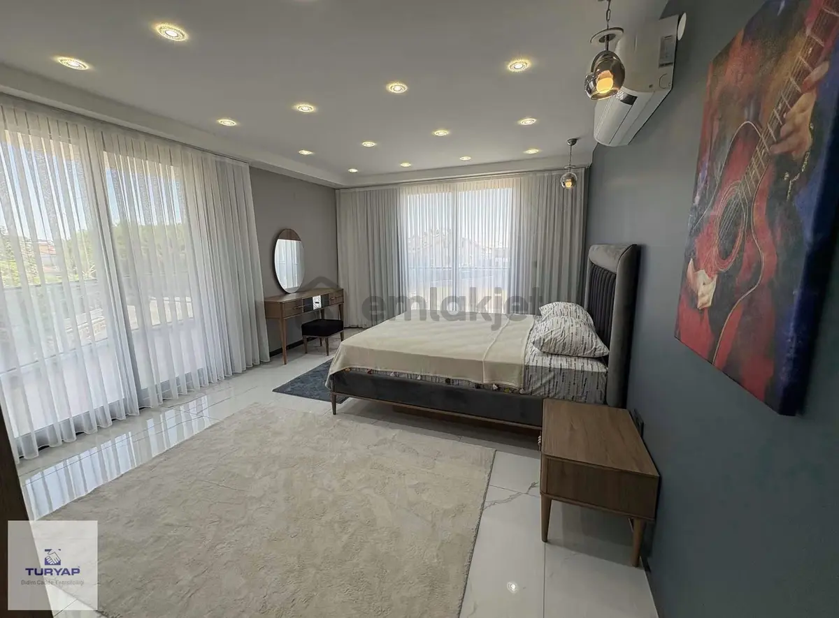 Didimde Köşe Başı Ultra Lüks 4+1 Müstakil Villa - 13
