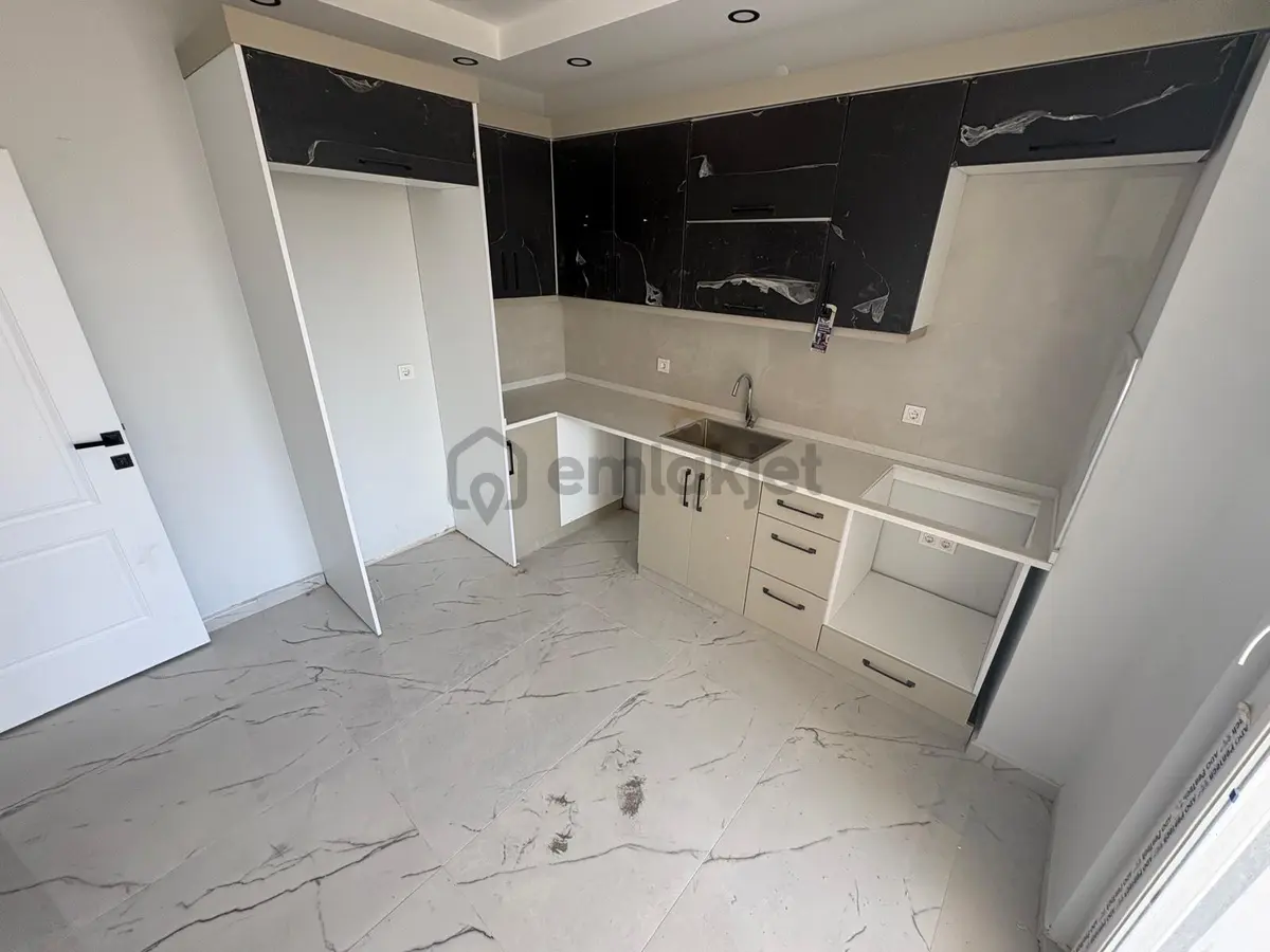 Huzurdan Site İçerisinde Ara Kat Ön Cephe Mükemmel 2+1 Satılık - 22