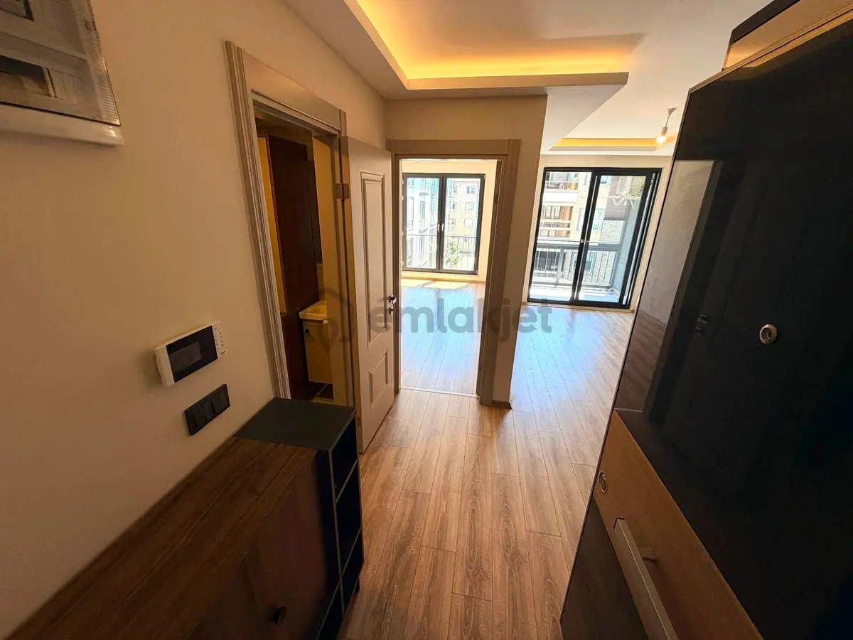 Referans'tan İkizçay'da Ön Cephe Ara Kat 1+1 Daire - 23