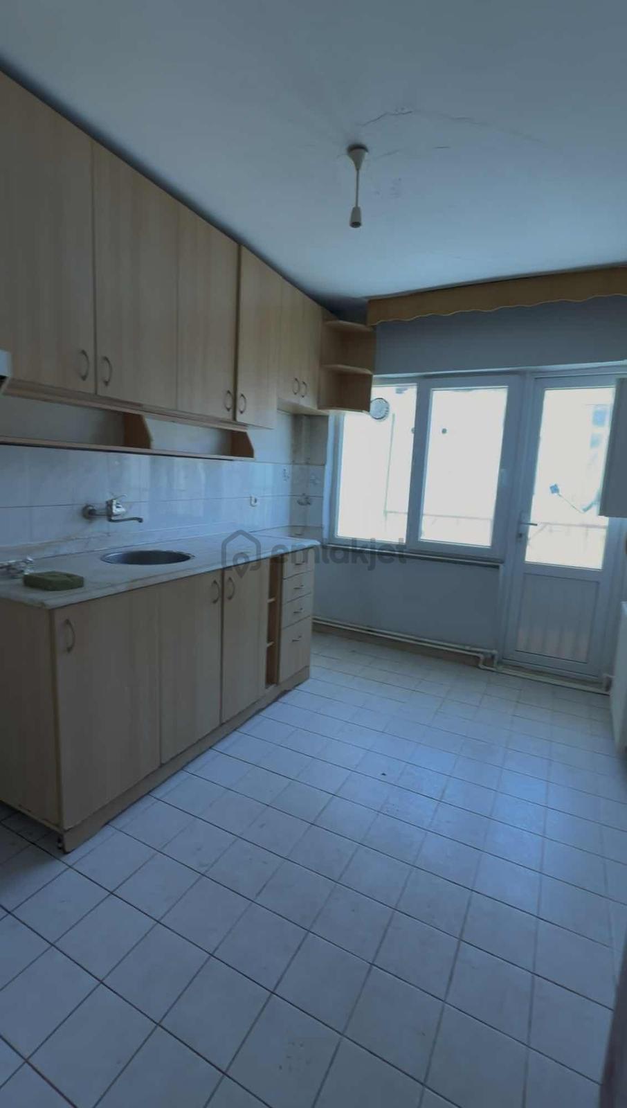 Hacılar Meydanında Kiralık 3+1 Daire - 6