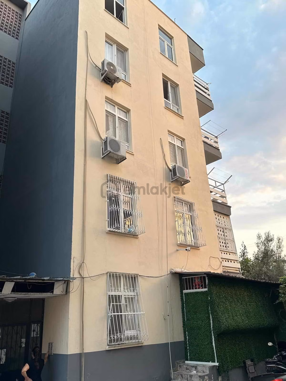 Yeşiloba Sabancı Sitesinde 2+1 Kapalı Mutfak Satılık Daire - 2