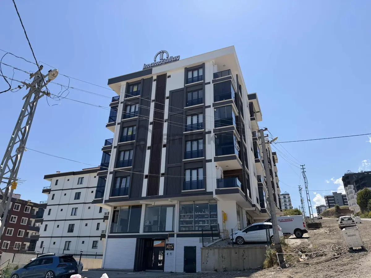 Atakumda Deniz Manzaralı Bulvara Cephe 1+1 Daire - 32