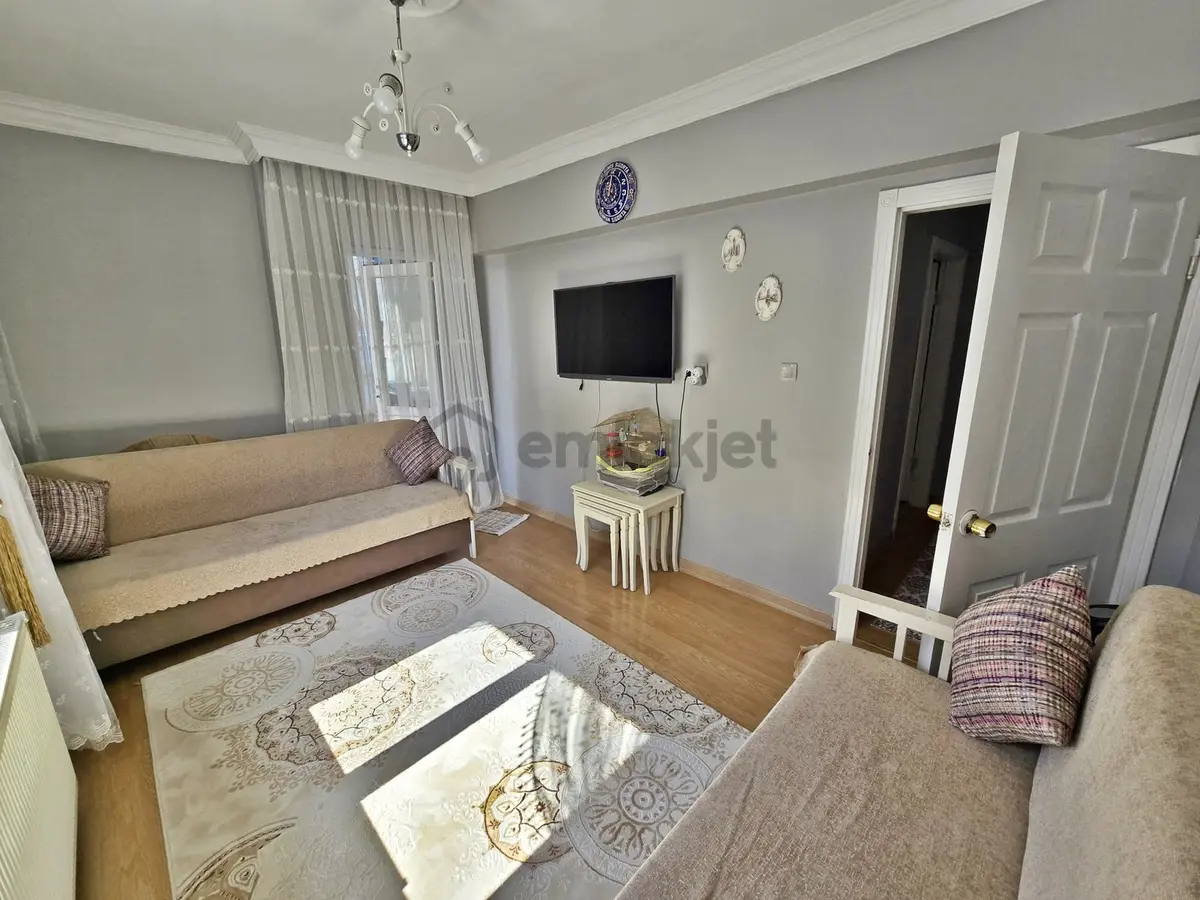 Elvan'da 3+1 Ebeveyn Banyolu Kök Tapu Ön Cephe Daire - 23