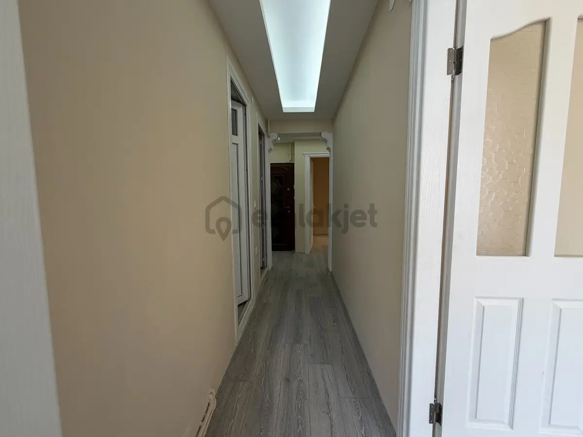 Buca Menderes Caddesinde Doğalgazlı Tadilatlı 3+1 Daire Fırsat ! - 9