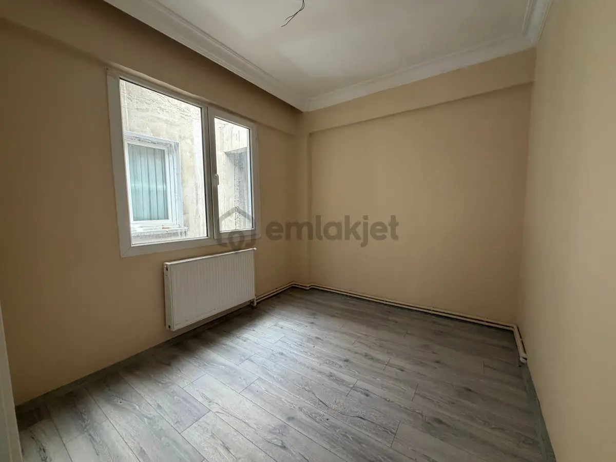 Buca Menderes Caddesinde Doğalgazlı Tadilatlı 3+1 Daire Fırsat ! - 8