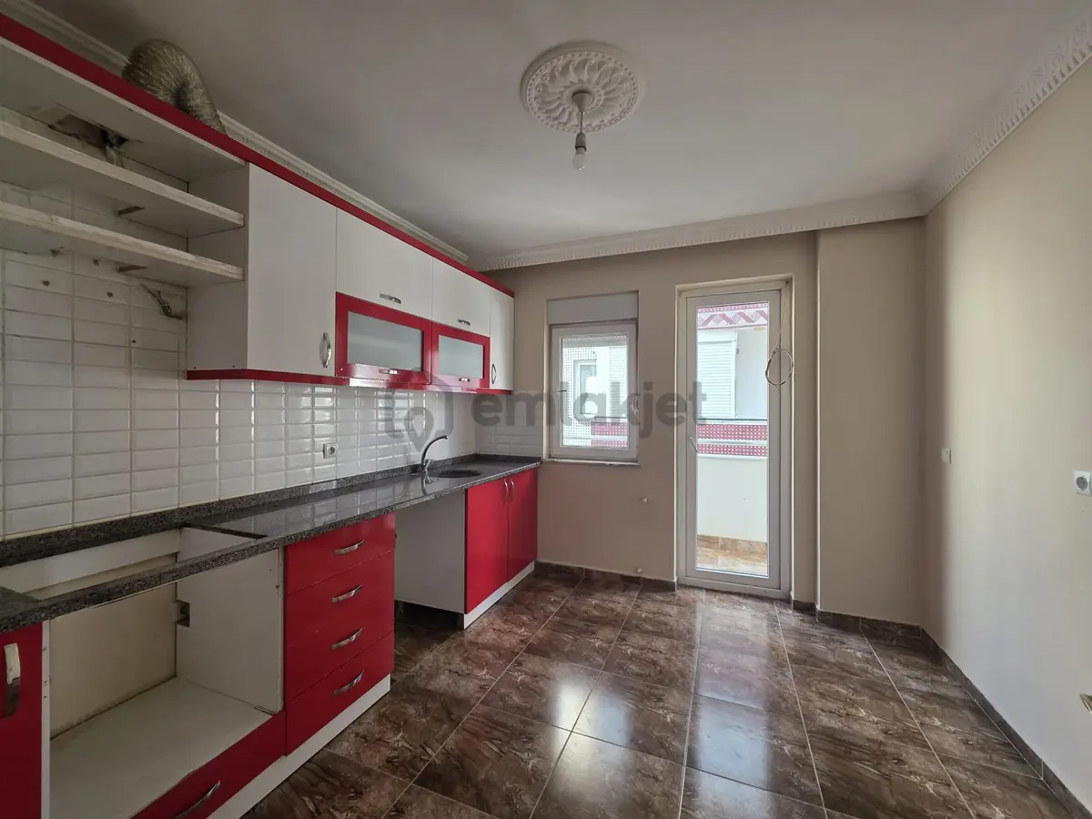 Etiler Mahallesinde 2.kat 3+1 Asansörlü Kiralık Daire - 3