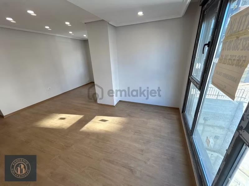 Üsküdar Merkeze 5 Dakika 2+1 Yeni Binada Otoparklı - 22
