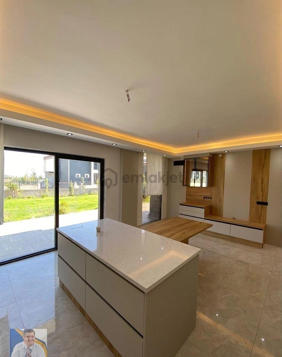Bardakçı Mahallesinde Satılık Sıfır Dublex Villa - 12