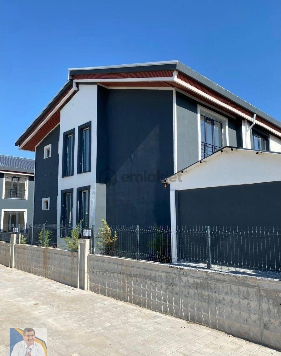 Bardakçı Mahallesinde Satılık Sıfır Dublex Villa - 3