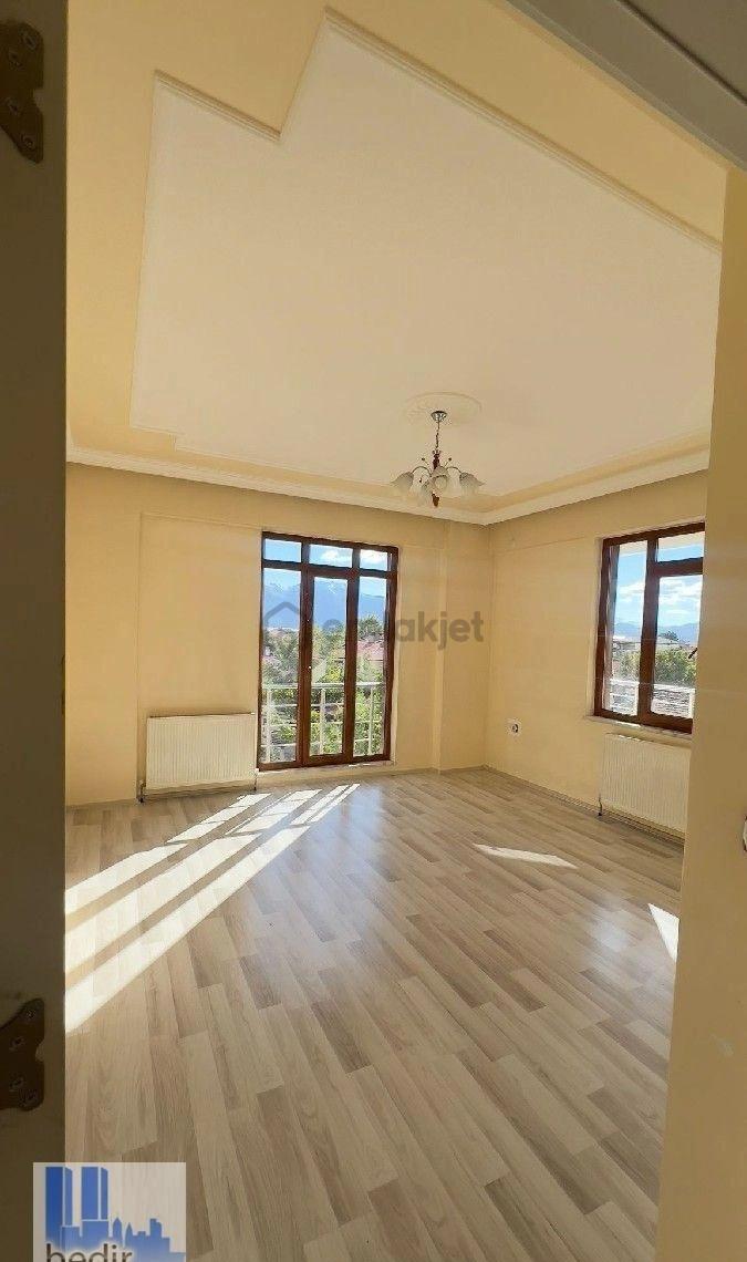 Cumhuryet Mahallesinde Kiralık Daire - 17