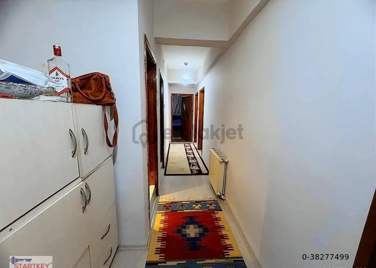 Soma Caddesi Üzerinde Satılık 2+1 - 2