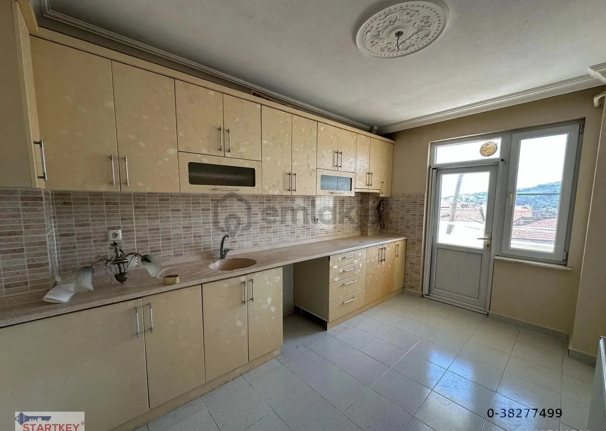 1.sakarya Mahallesinde Geniş 3+1 Kiralık Daire - 13