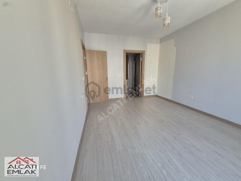 Kayaşehir 24.bölgede Satılık 3+1 Ebeveyn Banyolu Daire - 16