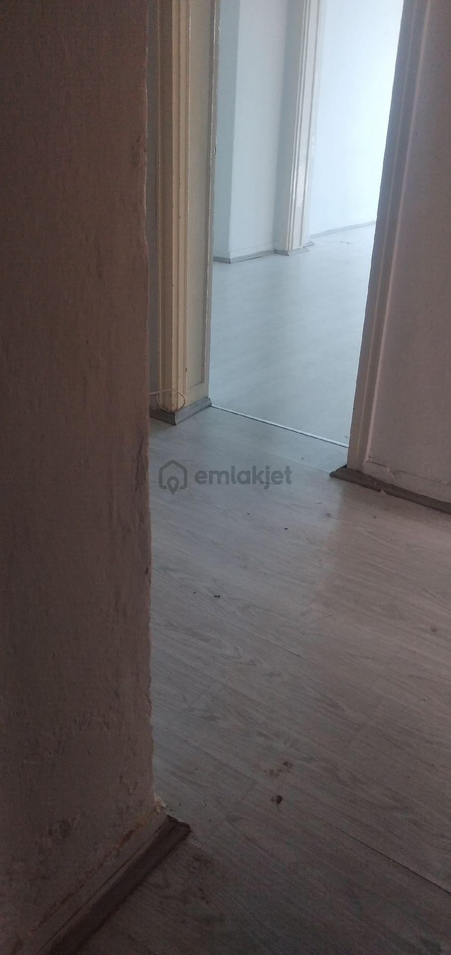 Cebecide Kombili Kiralık 2+1 Daire - 2