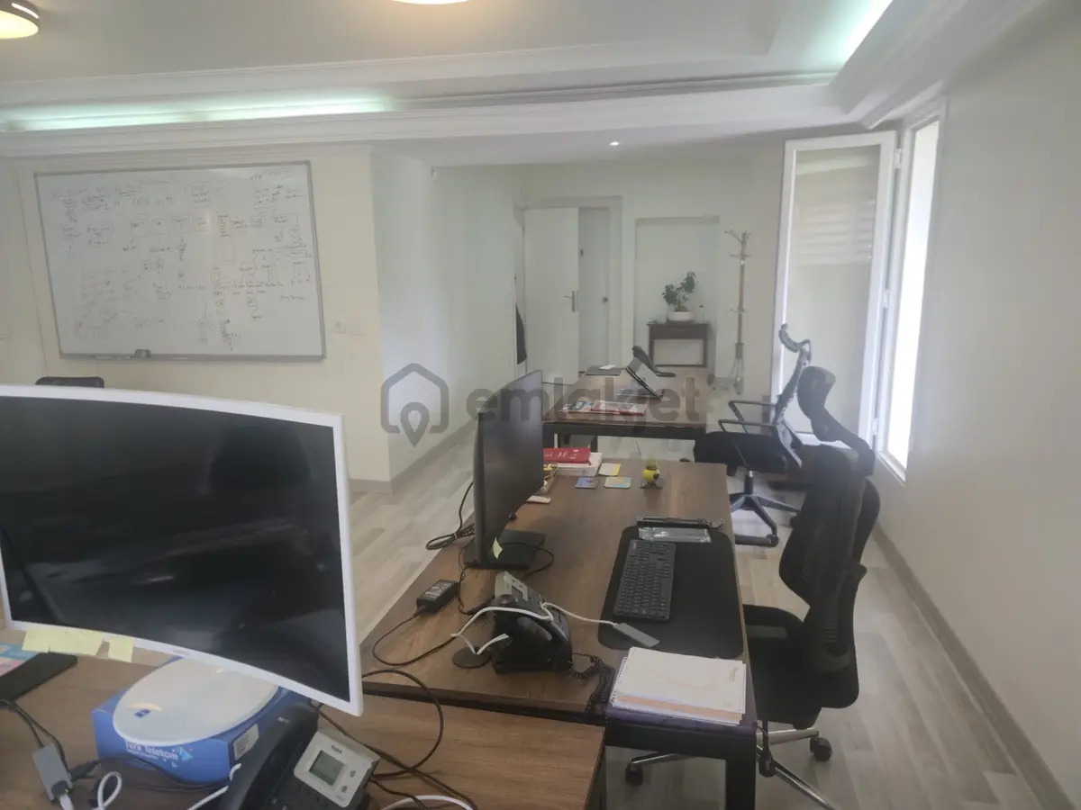 Feneryolu Cadde Üzerinde Kiralık Ofis - 2