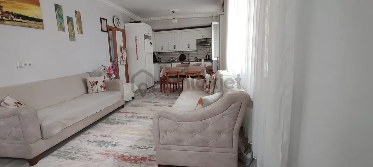 Kurtuluş Mahallesinde. Satılık 2+1 Daire - 2