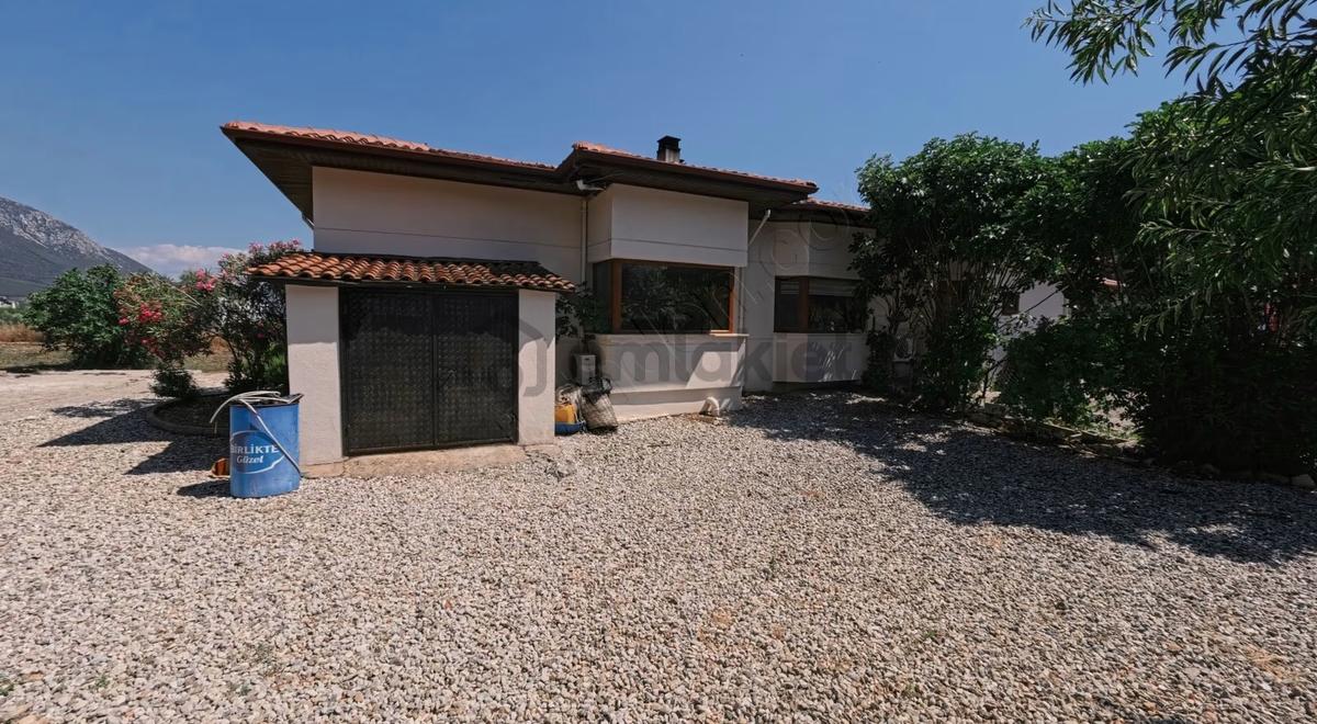 3948 M2 İçerisinde, Resmii Ruhsatlı Olan Tek Katlı Satılık Villa - 11
