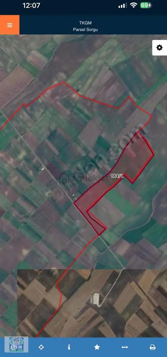 Saray Beyazköyde Satılık 323 M2 Hiseli Tarla