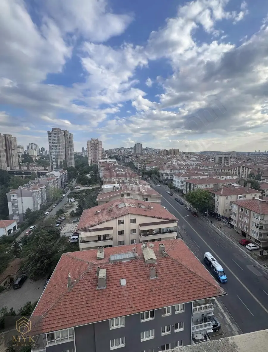 Dikmen Caddesi Stüdyo Evlerinde Yapılı Manzaralı Eşyalı Satılık - 3