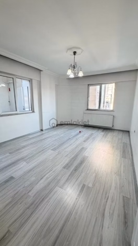 180 Metre Oturumlu 3+1 Satlık - 16