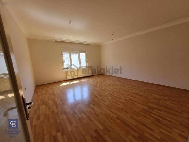 Doğanay Mahallesinde 3+1 Doğalgazlı Bakımlı Tertemiz Ferah Daire - 2