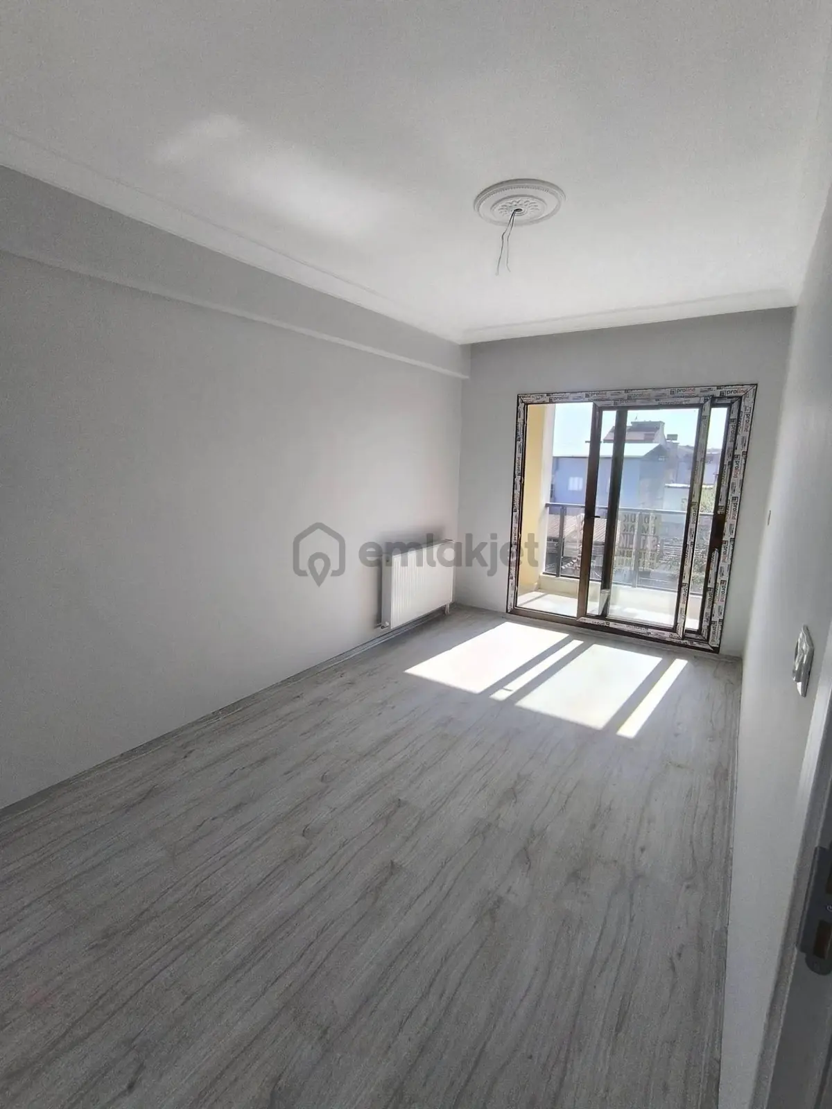Cuma Pazarı Karşısında 2+1 Daıre - 2