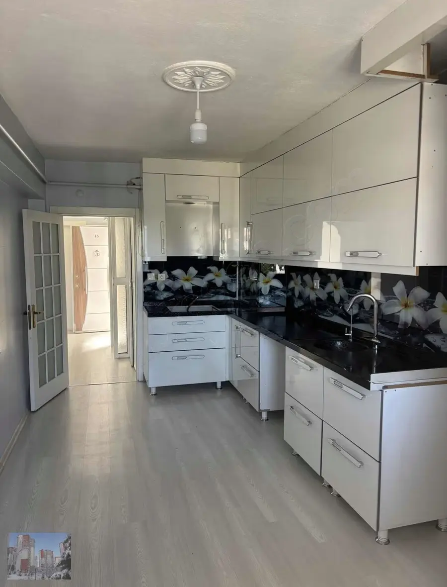 Başak Caddesinde Köşe Başı Satılık Yapılı Dubleks - 7