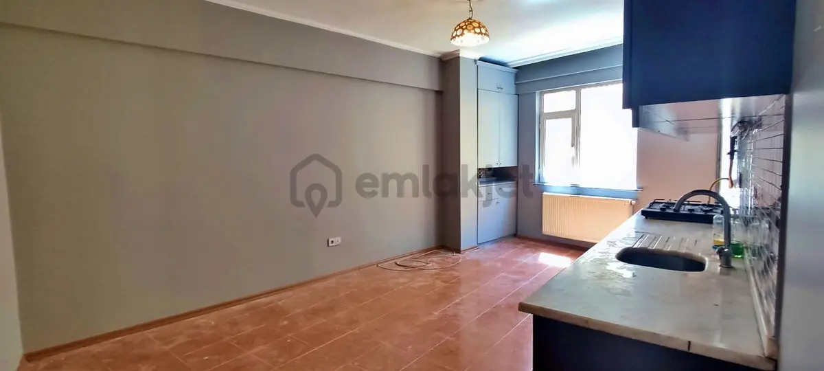 Esentepe De Kiralık 3+1 Daire Asansörlü Binada - 4