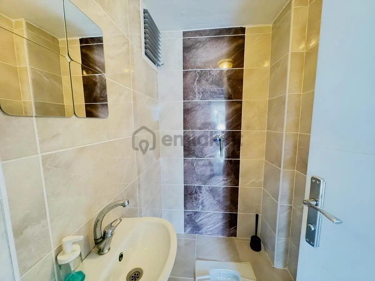 Ege Mah. Sitede Cadde Üzeri Geniş Kullanımlı Kiralık 3+1 - 3