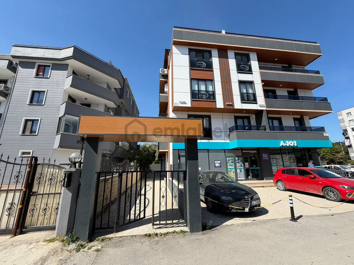 İzmit Plajyolun'da Satılık 3+1 Arakat Daire - 5