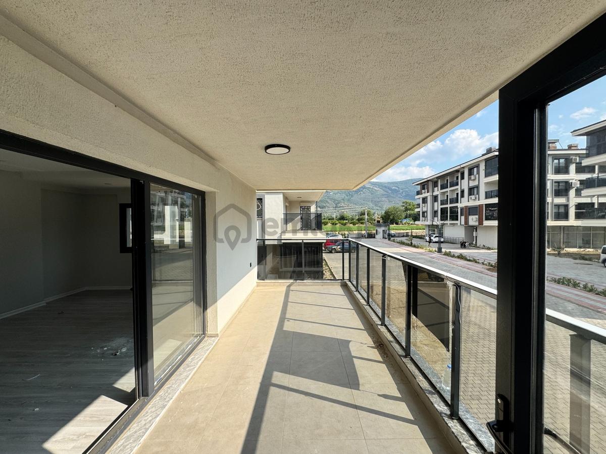 Havuzlu Site İçerisindesatılık 3+1 Mükemmel Daire - 18
