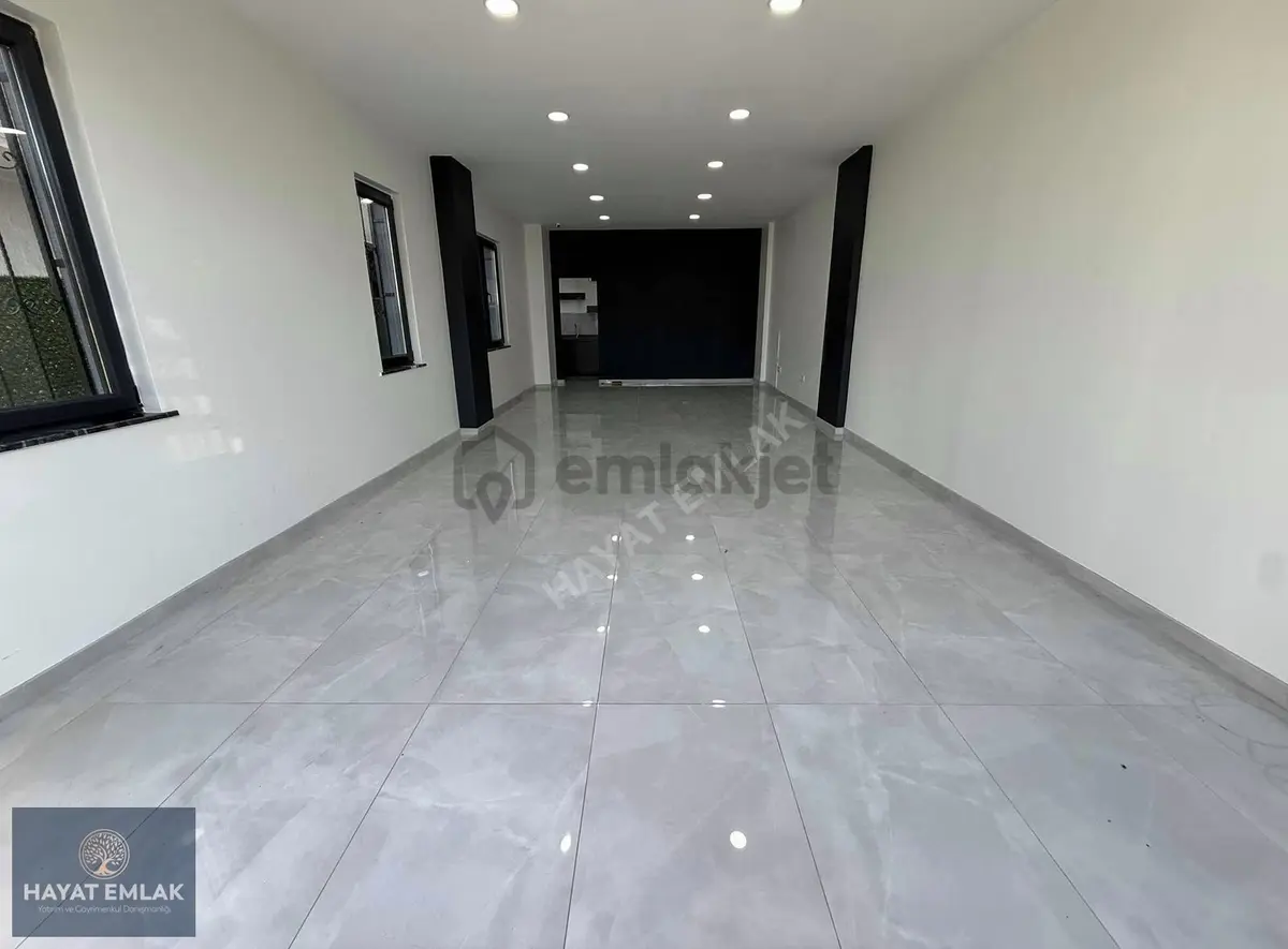 Cadde Üstü Güxel Konumda Kiralık Dükkan - 8