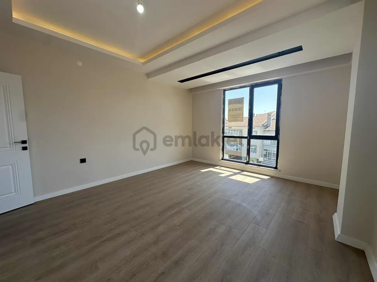 Tuğra'dan Hatip Mah. Cadde Cepheli 2+1 Sıfır Ara Kat Daire - 13