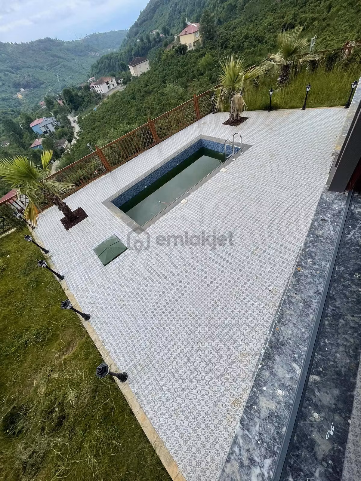 Satılık Ful Eşyalı Doğanın İçinde Harika Bir Villa - 33