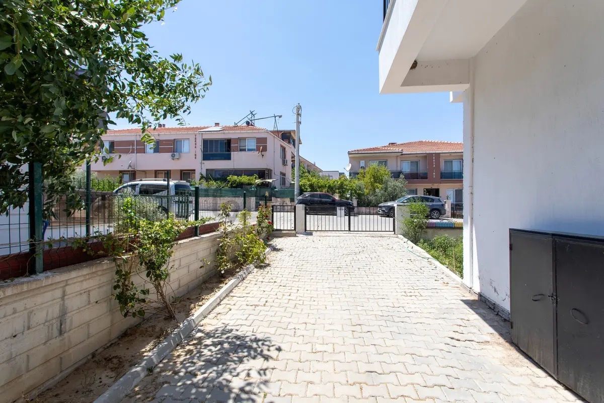 Foça Kazım Dirik Mah. Satılık 3+1 Dubleks Daire - 3
