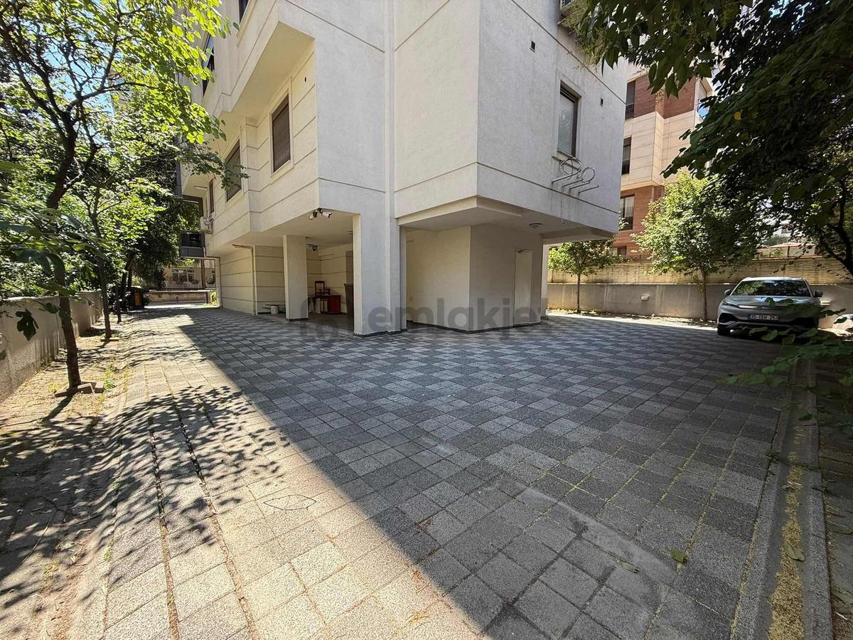 Alkaya'dan Göztepe'de Satılık 2+1 Balkonlu Boş D - 28