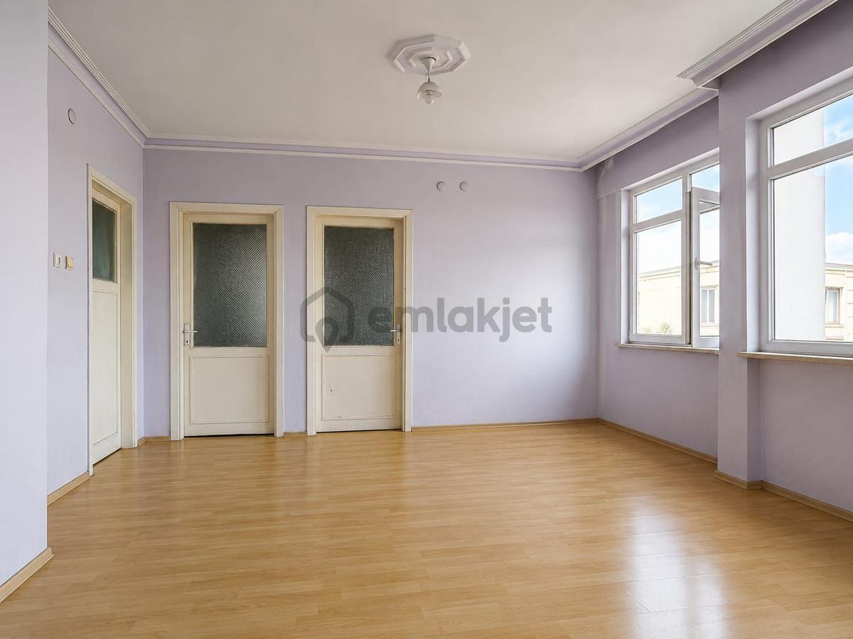Rami Merkezde 2+1 Ferah 75 M2 Kullanım Alanı Aydınlık Satılık Daire - 8